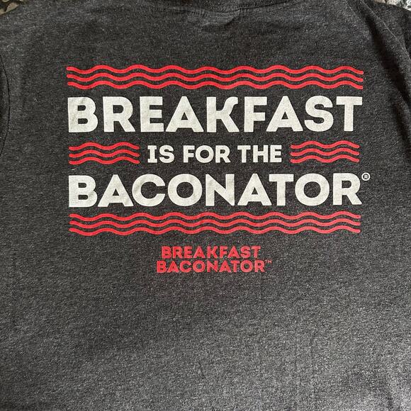 💥Wendy's Restaurant Work Shirt Adult size Medium Dark Gray Baconator Breakfast - Picture 4 of 10